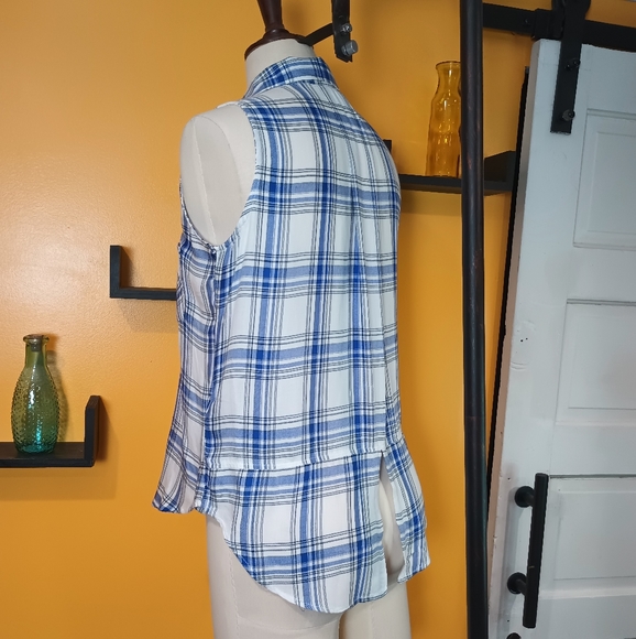 Max Jean's Blue and White Plaid Sleeveless Button Down Top Size M - Picture 9 of 11